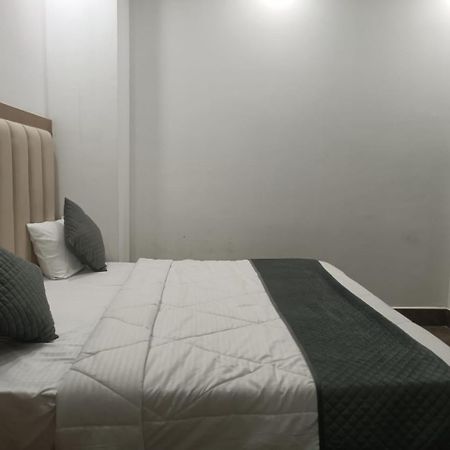 Hotel Whitehouse Ac Family Room Agra  Exterior foto