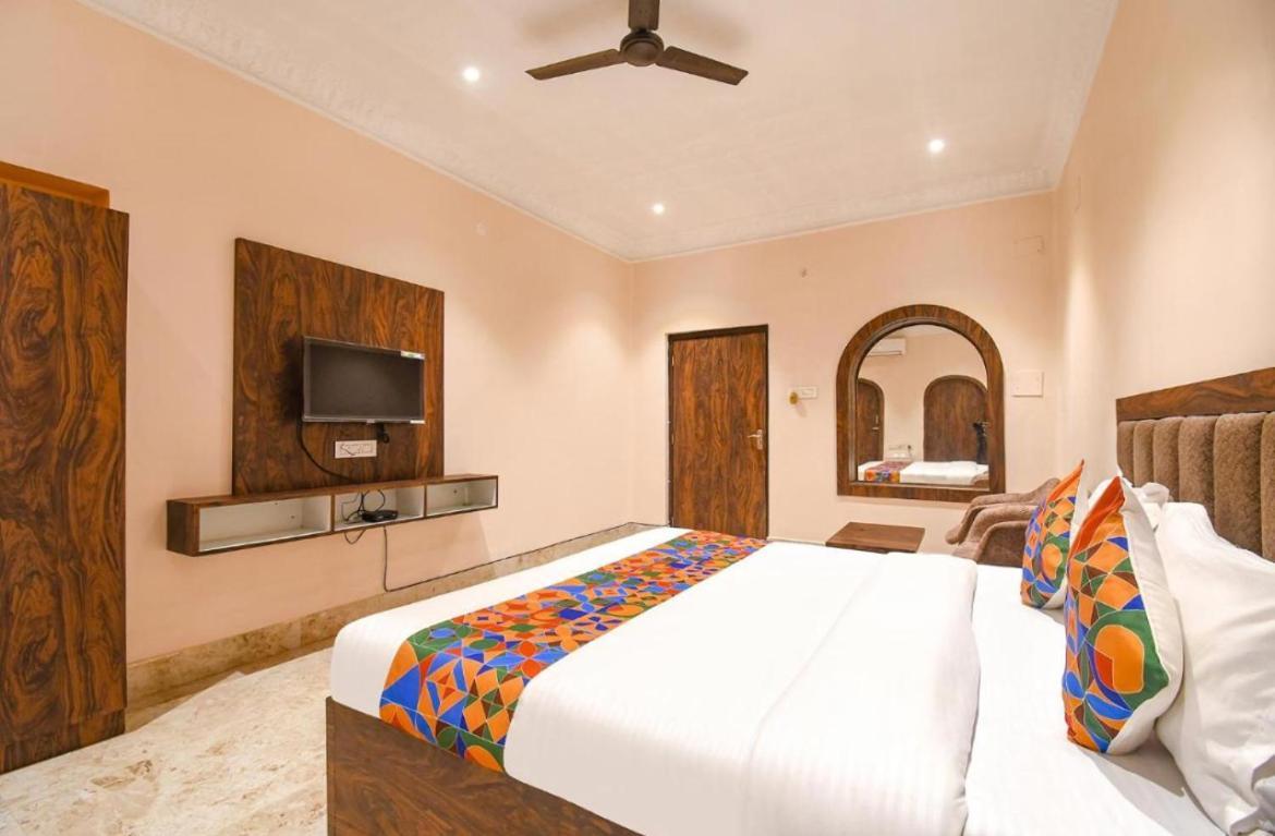 Hotel Whitehouse Ac Family Room Agra  Exterior foto