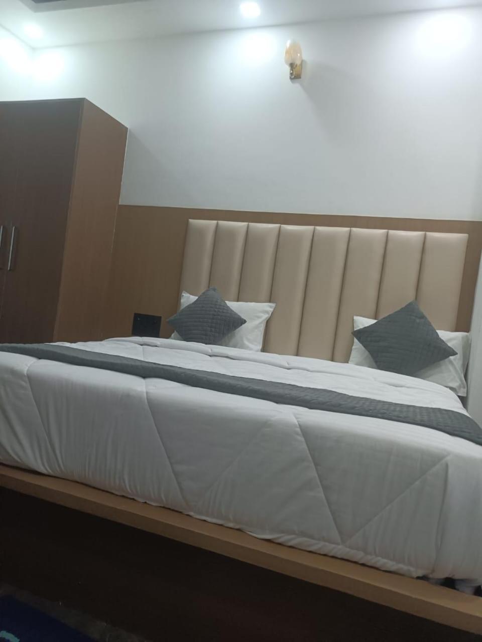 Hotel Whitehouse Ac Family Room Agra  Exterior foto